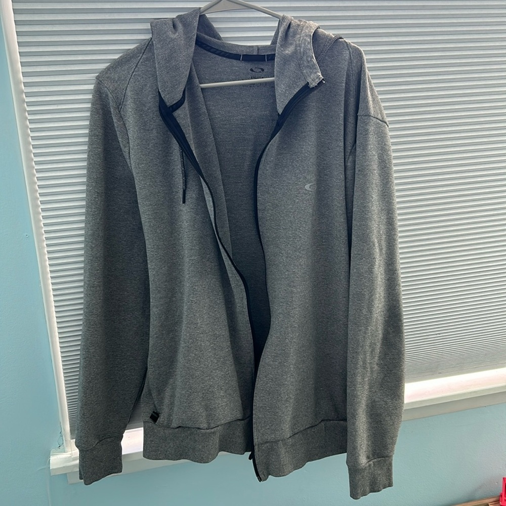 Men's Oakley full zip sweater